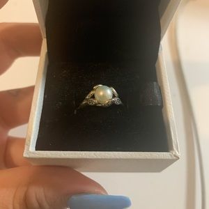 Pandora luminous leaves pearl ring